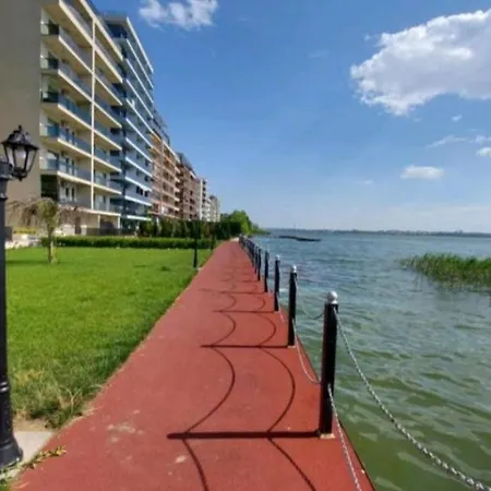 Breeze Luxury Mamaia