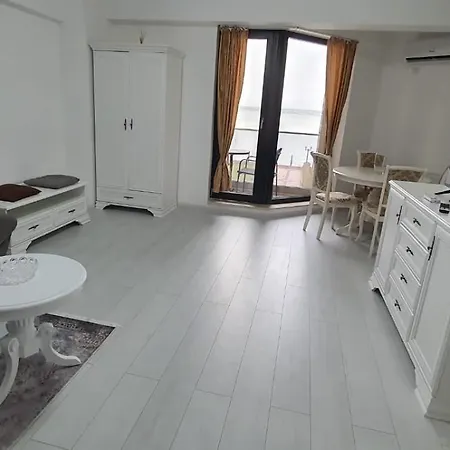 Breeze Luxury Apartment Mamaia
