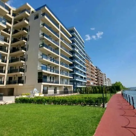 Breeze Luxury Apartment Mamaia